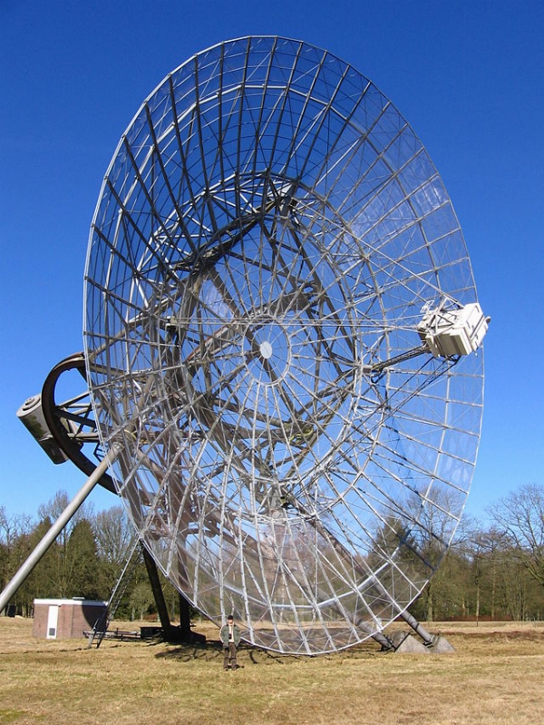 640px-Westerbork_antenna_portrait.jpg