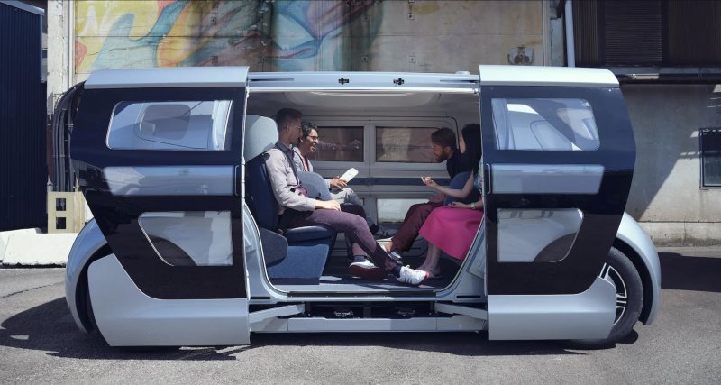 NEVS-ROBOTAXIl.JPG