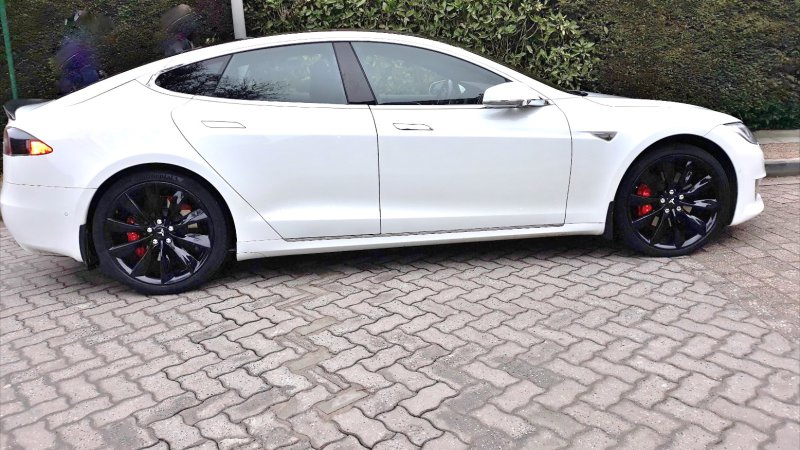 Resized-MY-TESLA-1037X583.jpg